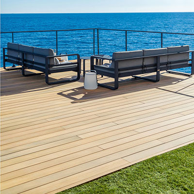 SILVADEC - Lame de deck ATMOSPHERE - nuances chêne clair- Ep. 23 x l. 138mm x L. 4m